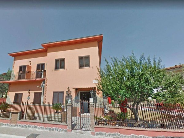 casa indipendente in vendita a Sinalunga