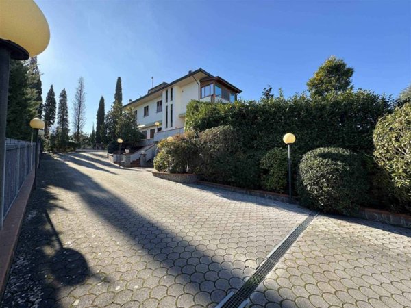negozio in vendita a Sinalunga in zona Bettolle