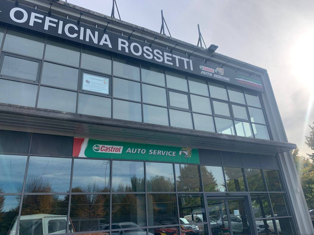 locale commerciale in vendita a Sinalunga