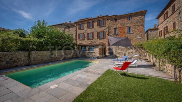 casa indipendente in vendita a Sinalunga in zona Rigomagno