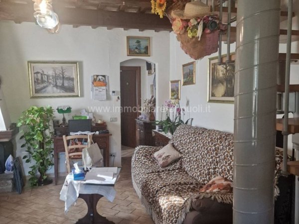 casa indipendente in vendita a Sinalunga in zona Rigomagno