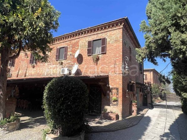 casa indipendente in vendita a Sinalunga