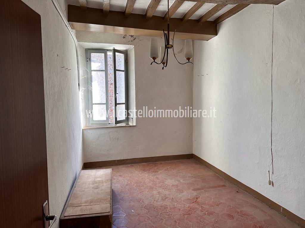 intera palazzina in vendita a Sinalunga