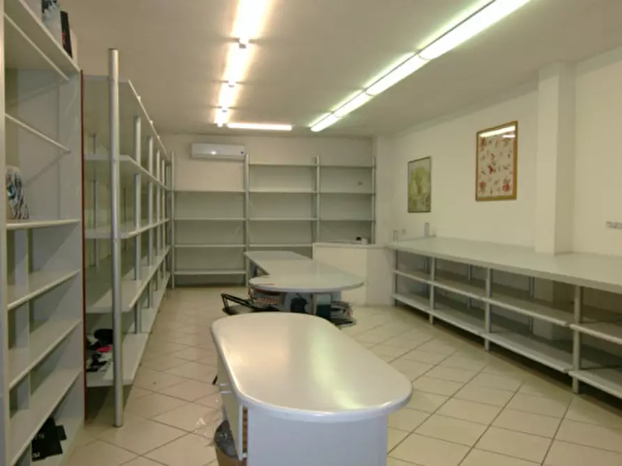 negozio in vendita a Sinalunga