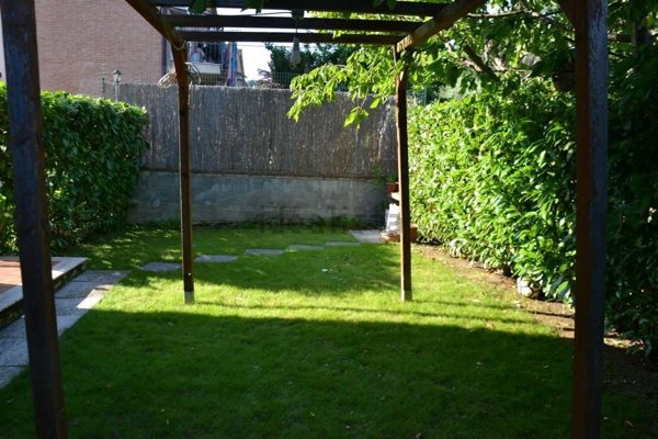 casa indipendente in vendita a Sinalunga