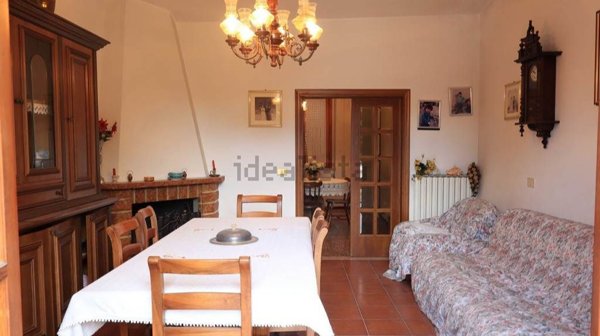 casa indipendente in vendita a Sinalunga in zona Bettolle