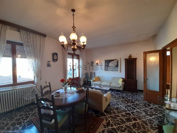 casa indipendente in vendita a Sinalunga