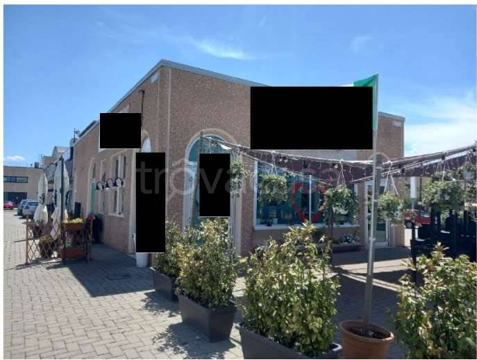 negozio in vendita a Sinalunga in zona Bettolle