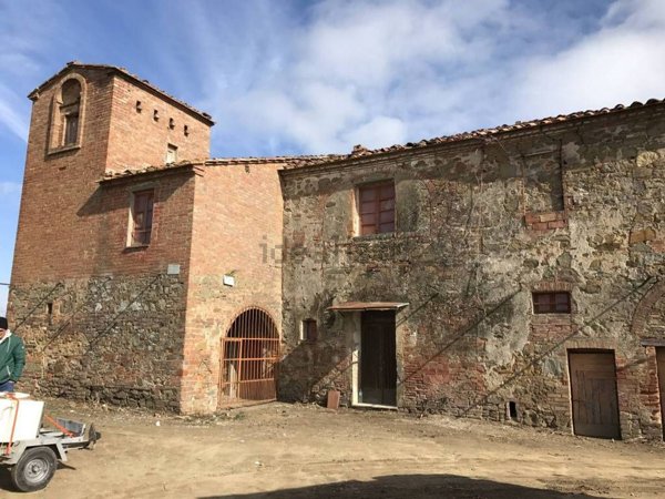 pentavano in vendita a Sinalunga