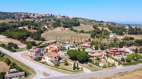 terreno edificabile in vendita a Sinalunga