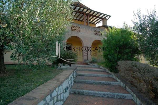 casa indipendente in vendita a Sinalunga