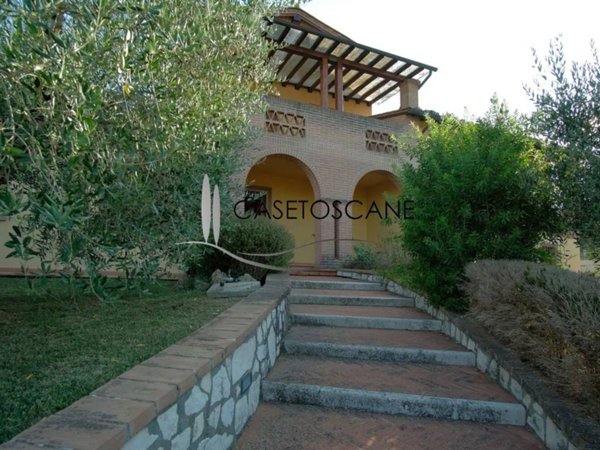 casa indipendente in vendita a Sinalunga