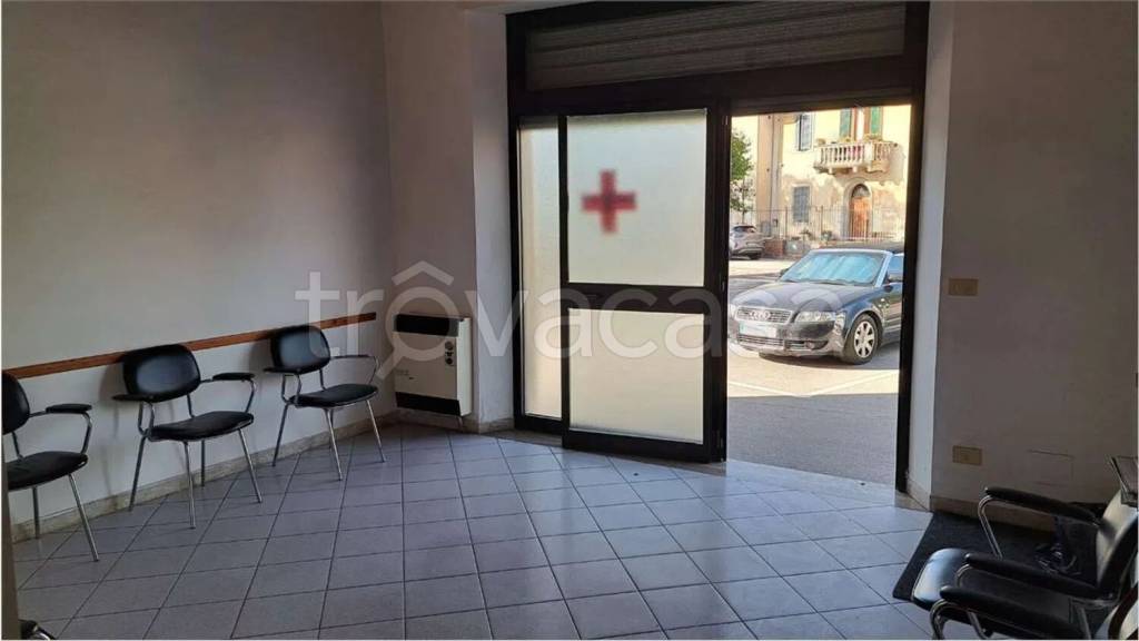 ufficio in vendita a Sinalunga