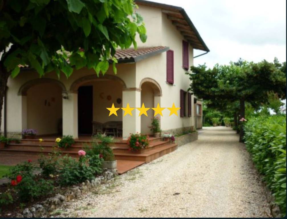 casa indipendente in vendita a Sinalunga