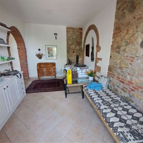 casale in vendita a Sinalunga in zona Scrofiano