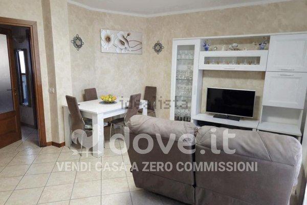 casa indipendente in vendita a Sinalunga in zona Bettolle