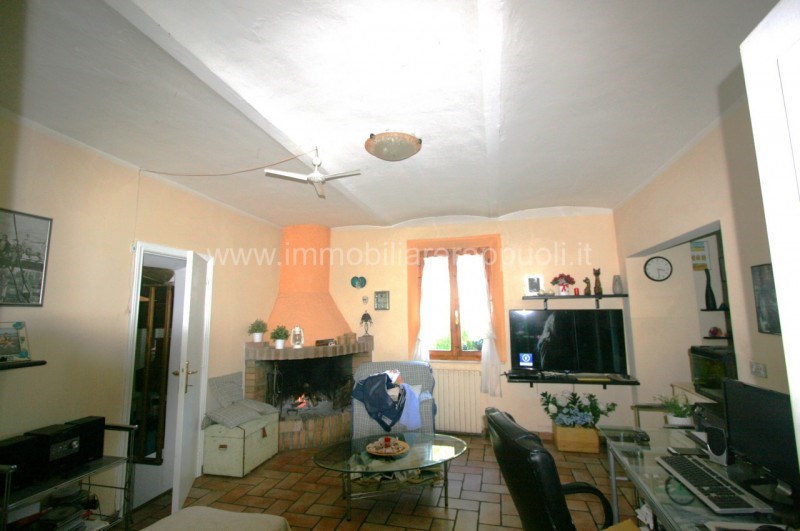 casa indipendente in vendita a Sinalunga in zona Bettolle