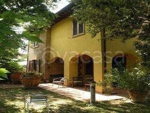 casa indipendente in vendita a Sinalunga