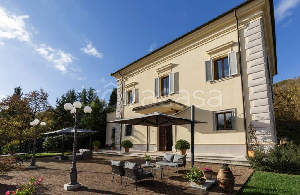 casa indipendente in vendita a Sinalunga