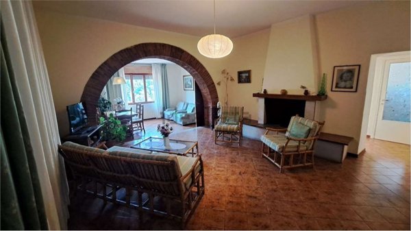 appartamento in vendita a Sinalunga in zona Scrofiano