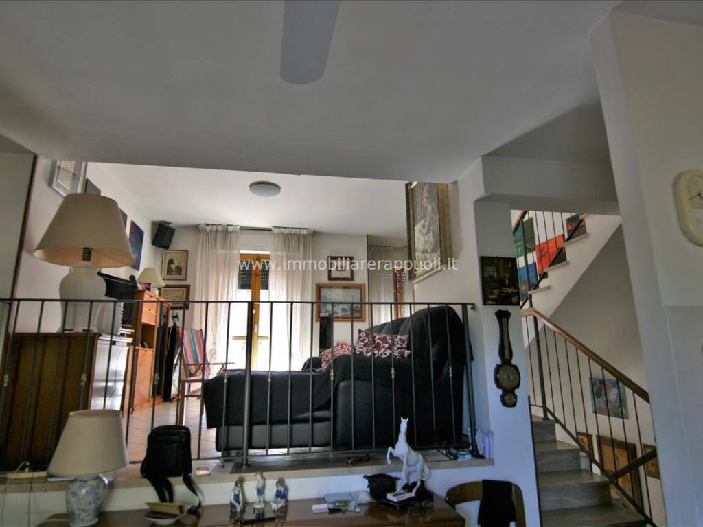 casa indipendente in vendita a Sinalunga