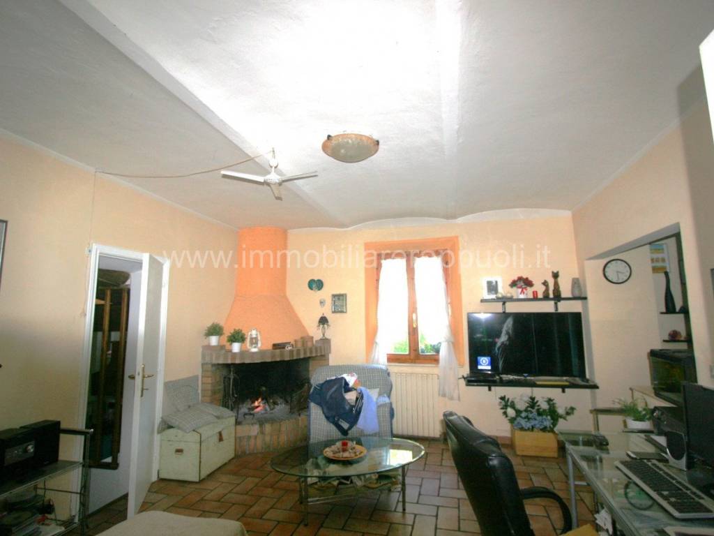 casa indipendente in vendita a Sinalunga in zona Bettolle