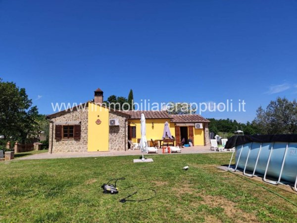 casa indipendente in vendita a Sinalunga