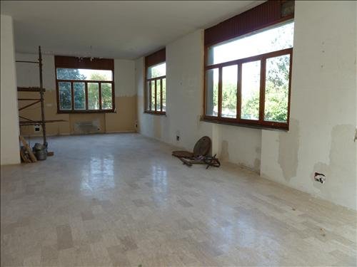 negozio in vendita a Sinalunga in zona Bettolle