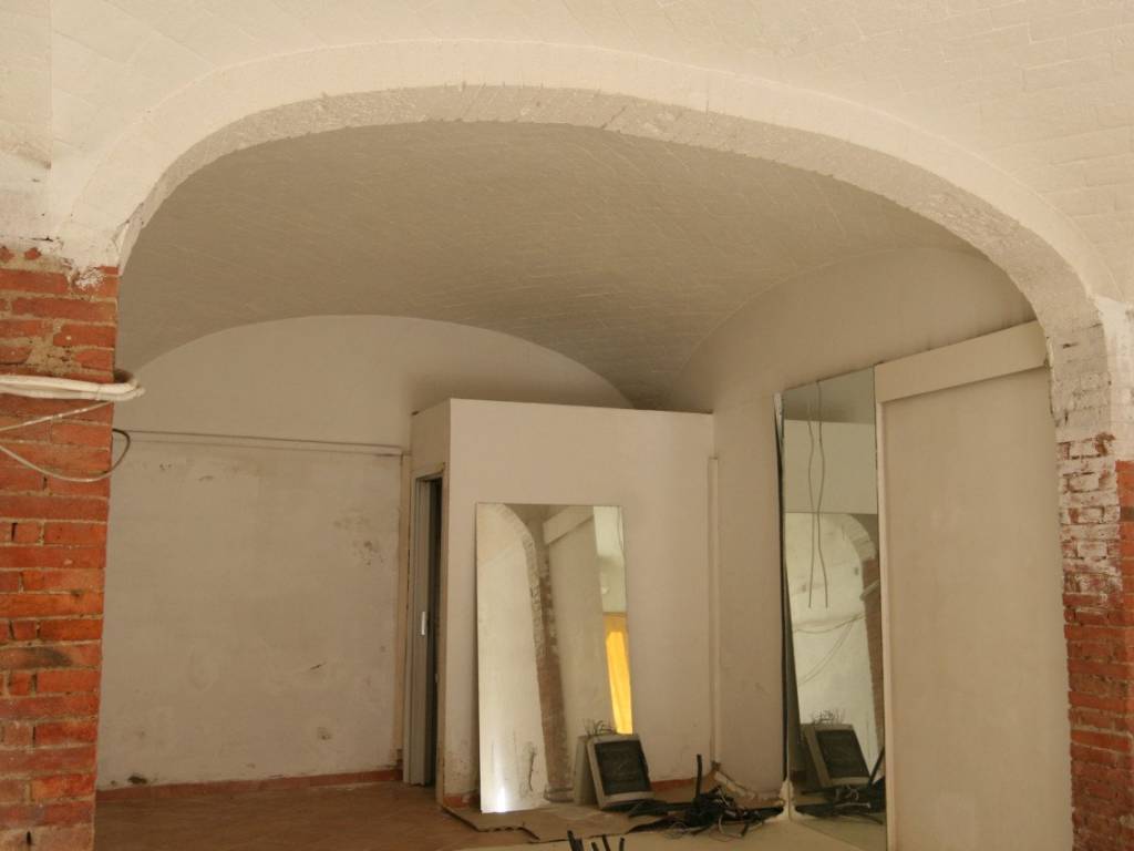 locale commerciale in vendita a Sinalunga