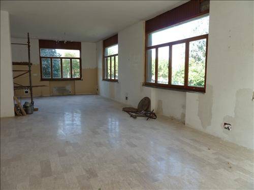 negozio in vendita a Sinalunga in zona Bettolle