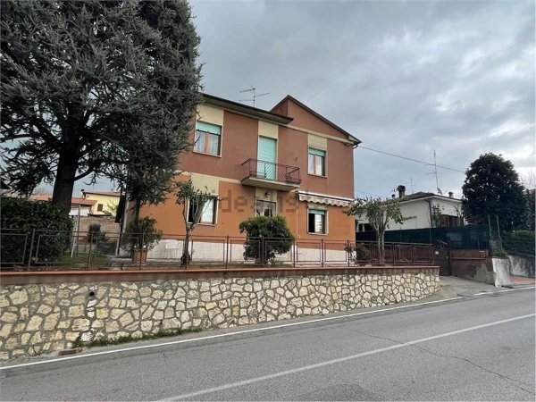 casa indipendente in vendita a Sinalunga