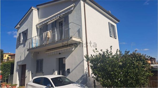 casa indipendente in vendita a Sinalunga