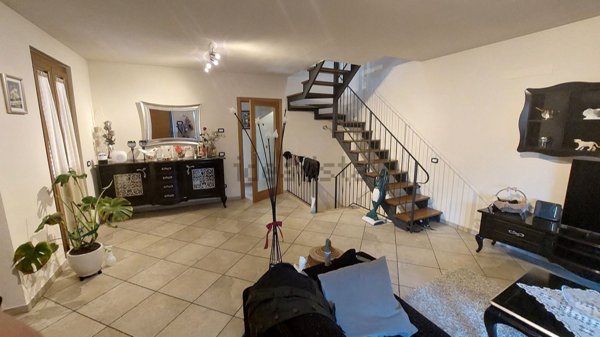 casa indipendente in vendita a Sinalunga in zona Rigomagno