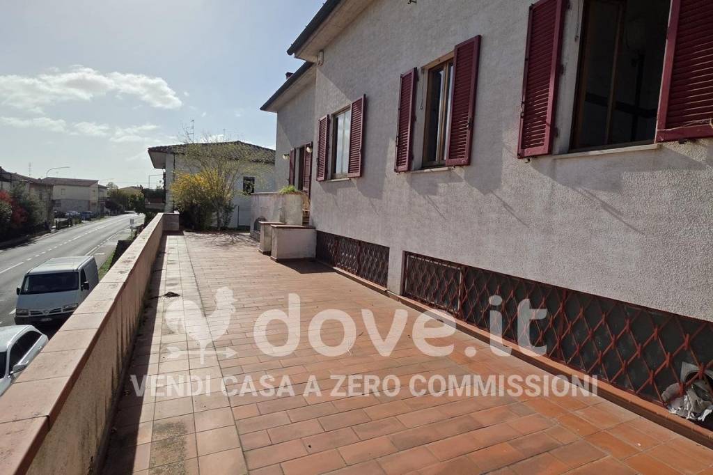 casa indipendente in vendita a Sinalunga