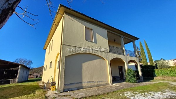 casa indipendente in vendita a Sinalunga