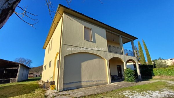 casa indipendente in vendita a Sinalunga