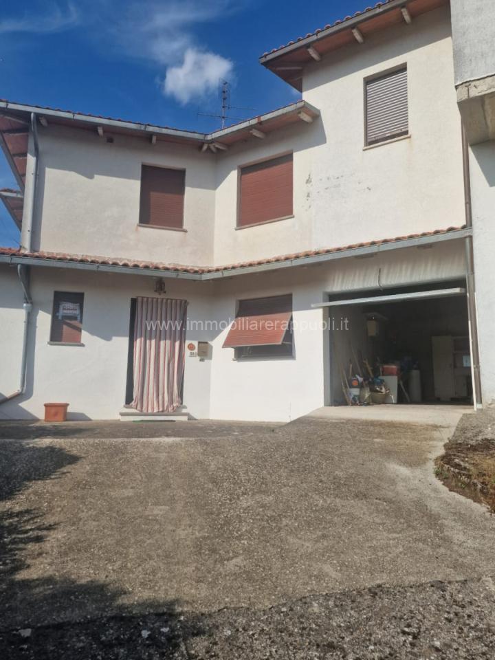 casa indipendente in vendita a Sinalunga