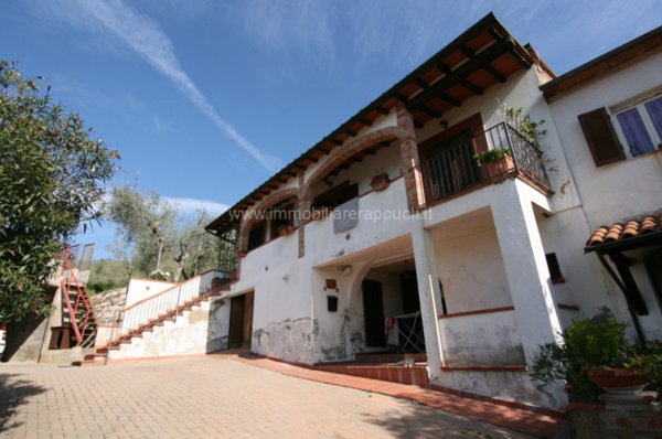 casa indipendente in vendita a Sinalunga