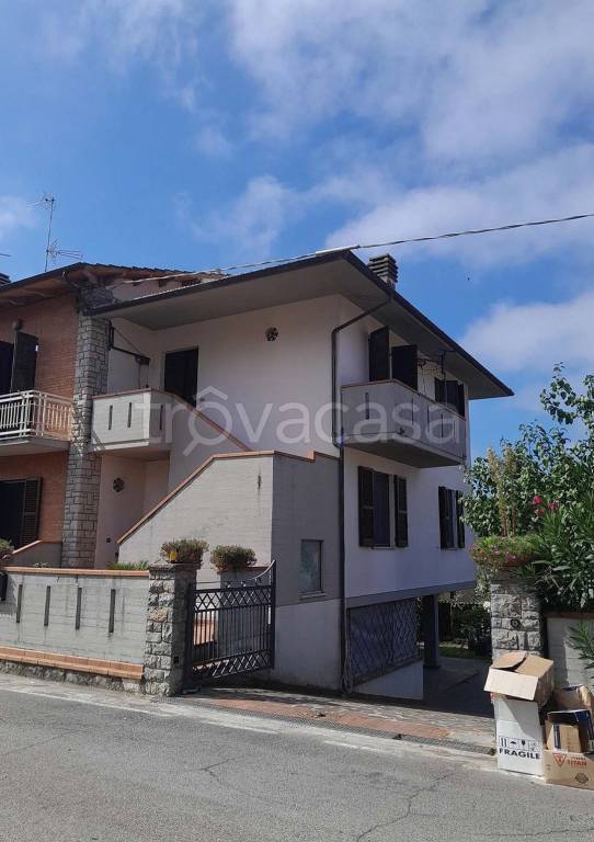 appartamento in vendita a Sinalunga in zona Bettolle