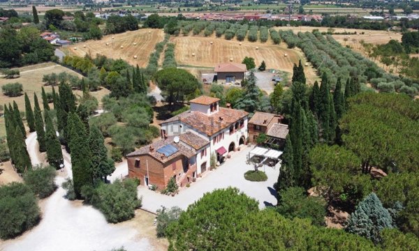 casale in vendita a Sinalunga