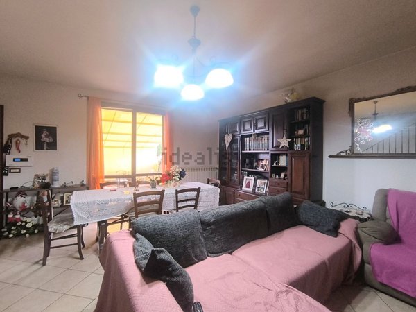 casa indipendente in vendita a Sinalunga