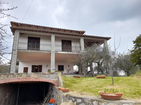 casa indipendente in vendita a Sinalunga