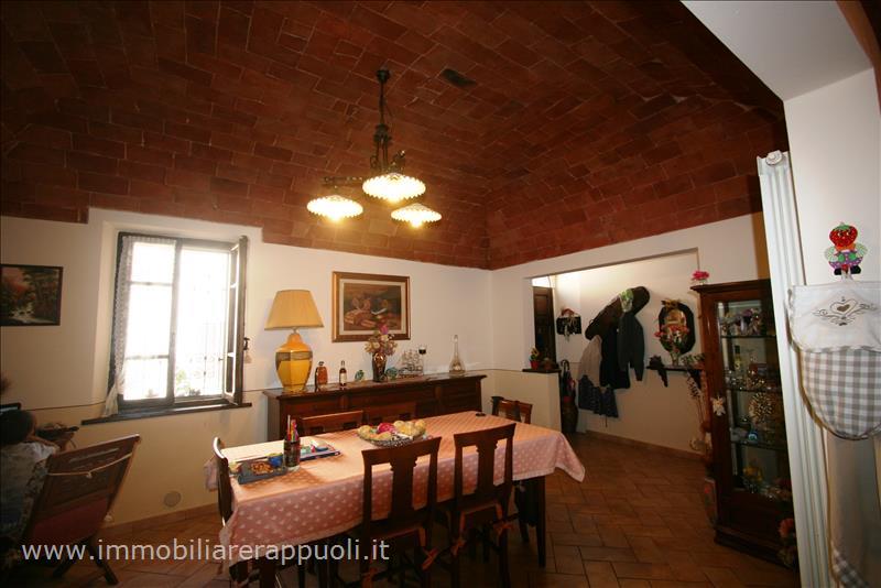 casa indipendente in vendita a Sinalunga in zona Bettolle