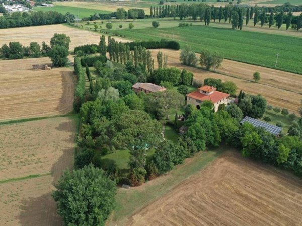 intera palazzina in vendita a Sinalunga