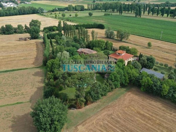intera palazzina in vendita a Sinalunga