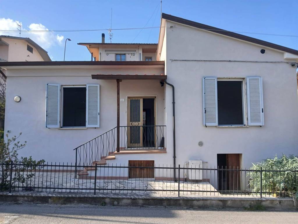 appartamento in vendita a Sinalunga in zona Guazzino