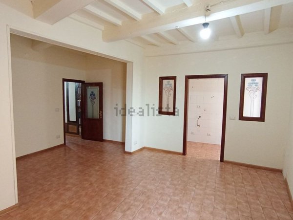 casa indipendente in vendita a Sinalunga in zona Bettolle