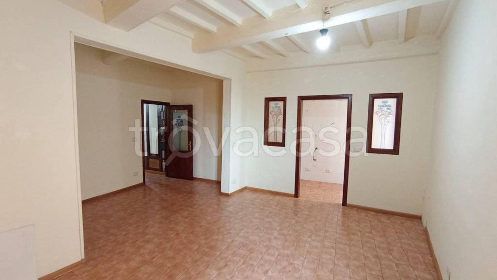 casa indipendente in vendita a Sinalunga in zona Bettolle