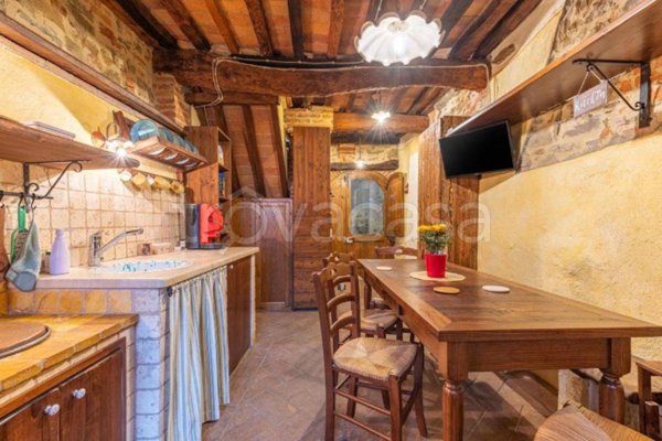 casa indipendente in vendita a Sinalunga in zona Scrofiano