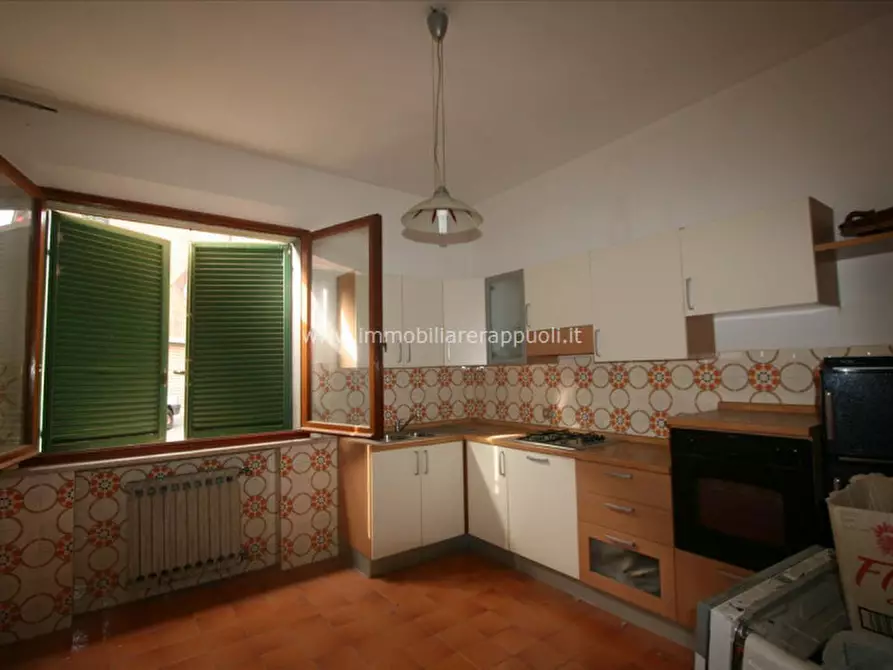 casa indipendente in vendita a Sinalunga in zona Bettolle